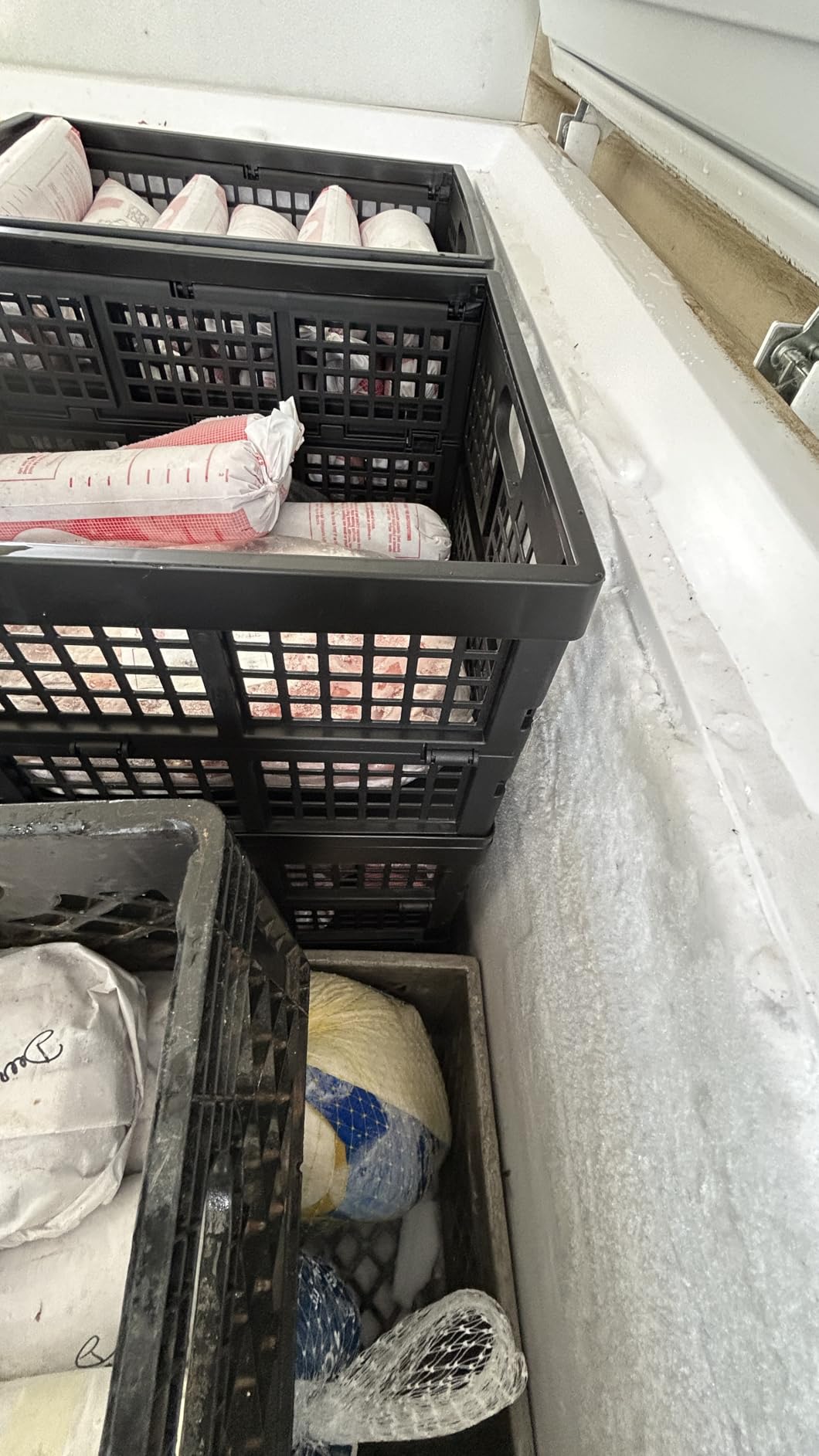 Aebeky 3-Pack Plastic Collapsible Storage Crates-30L,Foldable Plastic Crates for Storage (Black) customer photo 2