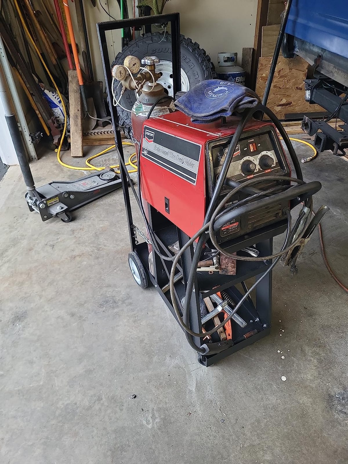 AQNIEGEP Welding Cart, Heavy Duty Welding Cart for Tig Mig Welder and Plasma Cutter, Welder Cart with Upgrade Handles and Increase Storage Space Tank Storage 400 lbs 3 Tiers customer photo 1