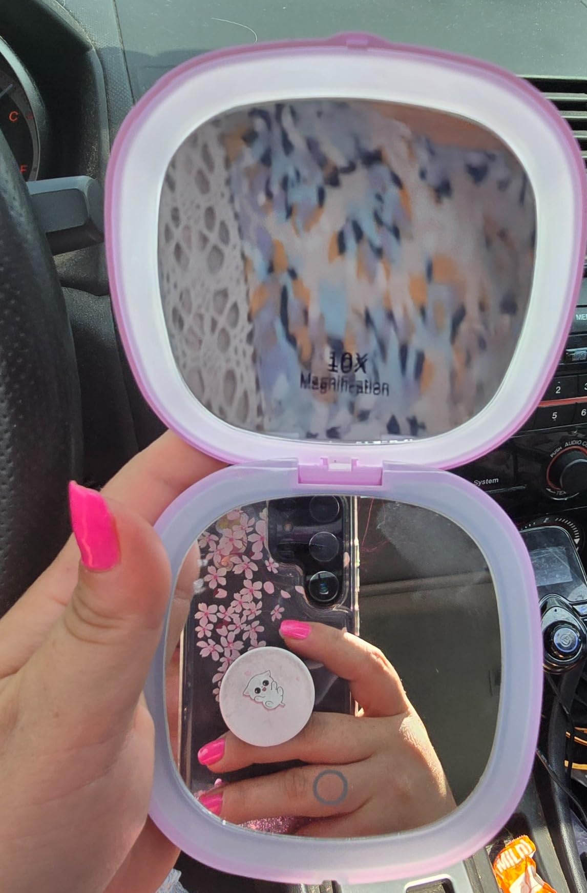 WOBSION 1x/10x Rechargeable Lighted Travel Makeup Mirror customer photo 2