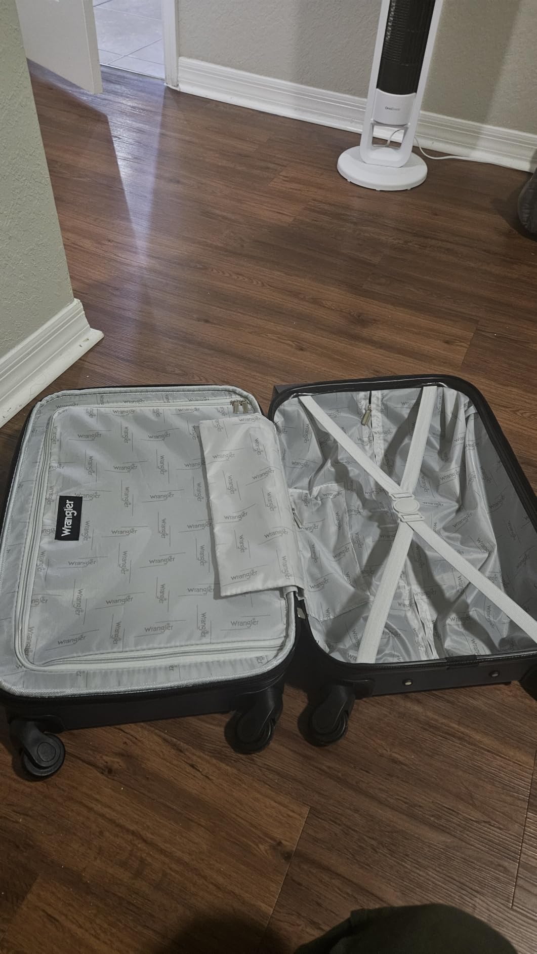 Wrangler Smart Spinner Hardside Luggage, 2 Piece Set, Dark Shadow customer photo 2