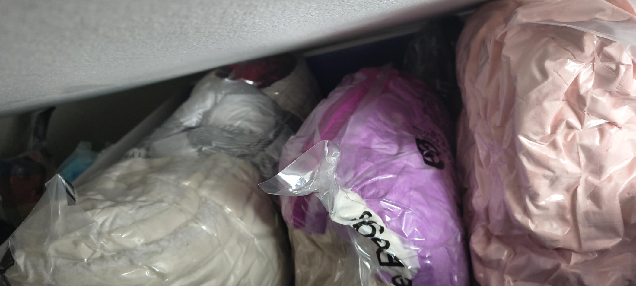 GONGSHI Vacuum Seal Bags for Clothing Travel & Home Storage, Travel Vacuum Bags with Pump,Space Saver for Blankets, Comforters, Pillows, Clothes,24 Combo with Electric Pump customer photo 2