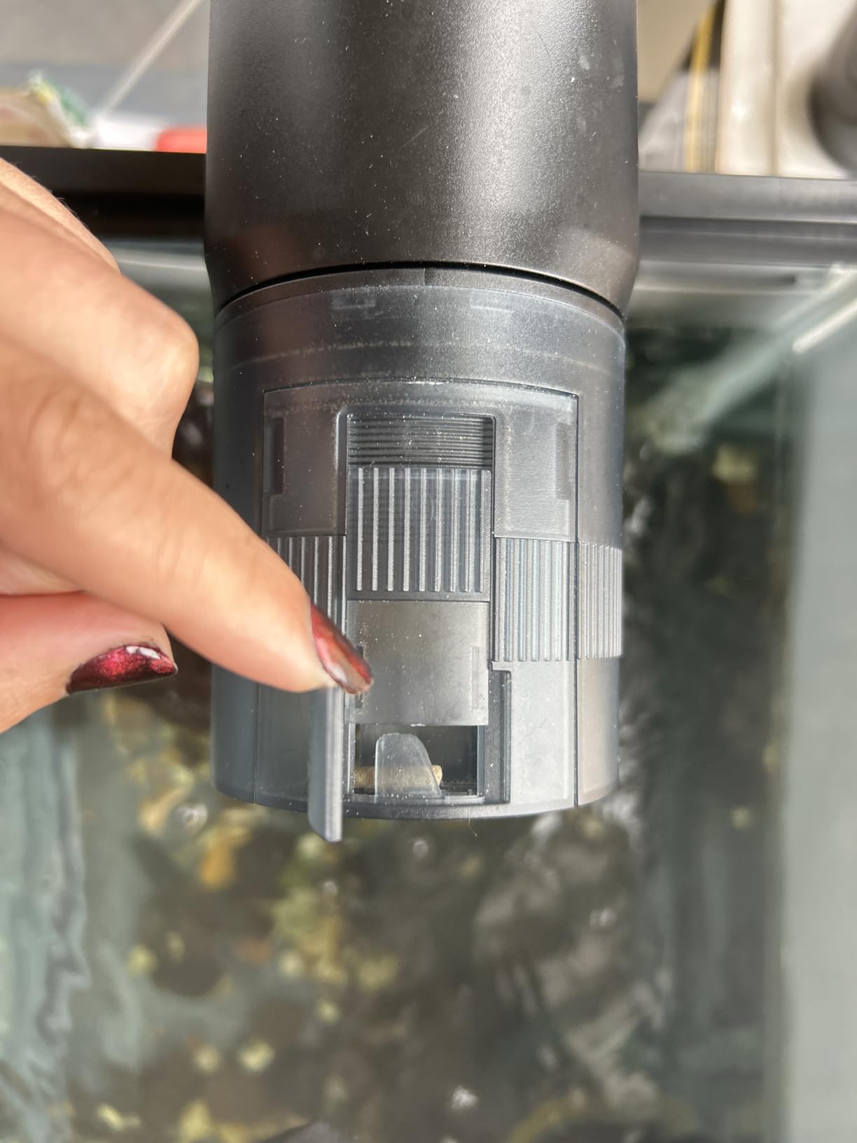 Automatic Fish Feeder Dispenser for Aquarium: 200ml Large Capacity Auto Feeders for Small Tank Turtle Betta Koi - Battery Food Feeding Timer for Flakes Pellet Vacation Weekend Day customer photo 2