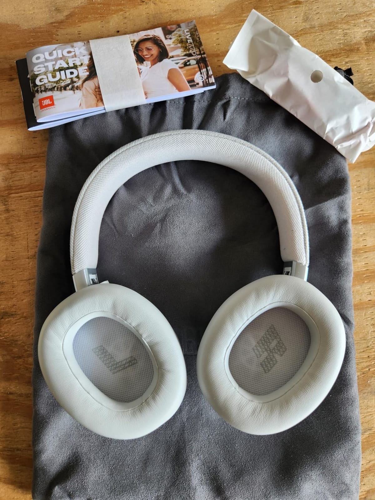 JBL Live 770NC - Wireless Over-Ear Headphones with True Adaptive Noise Cancelling with Smart Ambient, Up to 65 Hours of Battery Life, Comfort-fit Fabric Headband & Carrying Pouch (Blue) customer photo 1