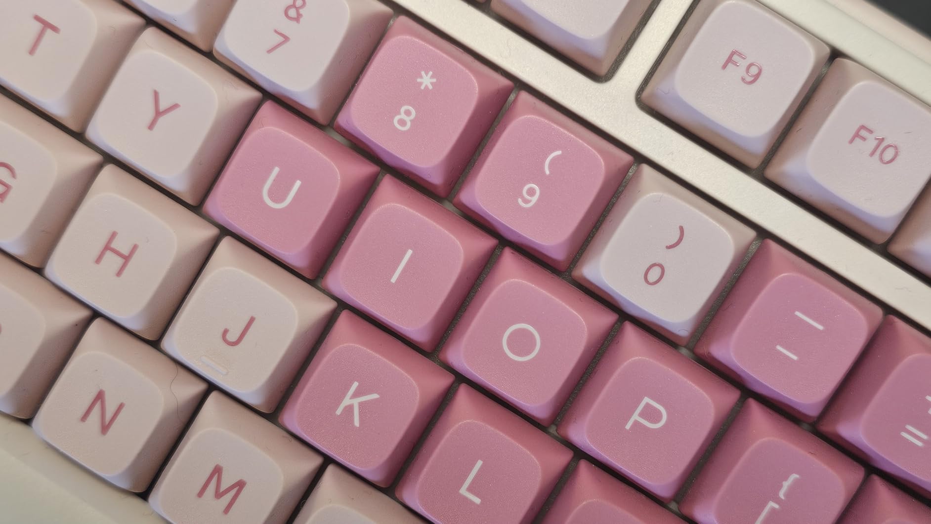 RK ROYAL KLUDGE R75 Wired Mechanical Keyboard with Volume Knob, 75% Mechanical Gaming Keyboard Gasket Mount, Hot Swappable Silver Switch, MDA Profile PBT Keycaps, Creamy Keyboards, Black customer photo 1