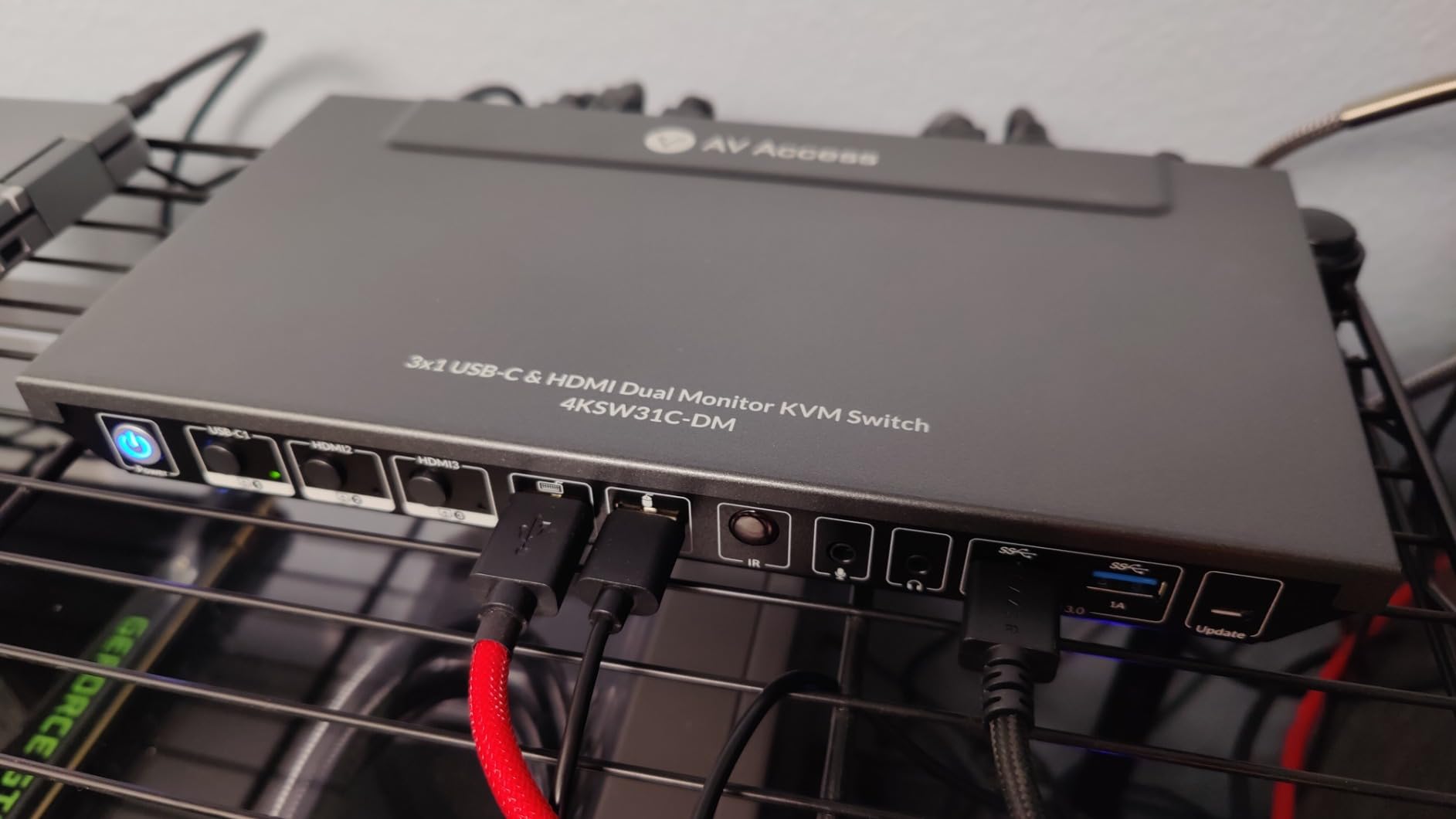 AV Access KVM Switch 2 Monitors 2 Computers, 4K@60Hz KVM Docking Station customer photo 2