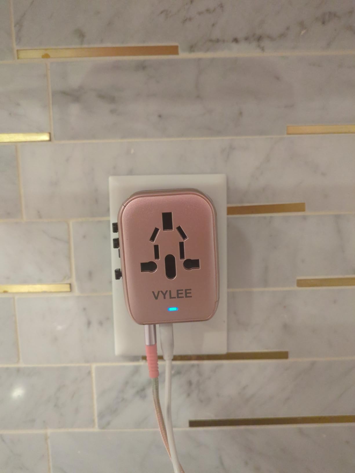 VYLEE Universal Travel Adapter, 5 in 1 International Power Adapter customer photo 1