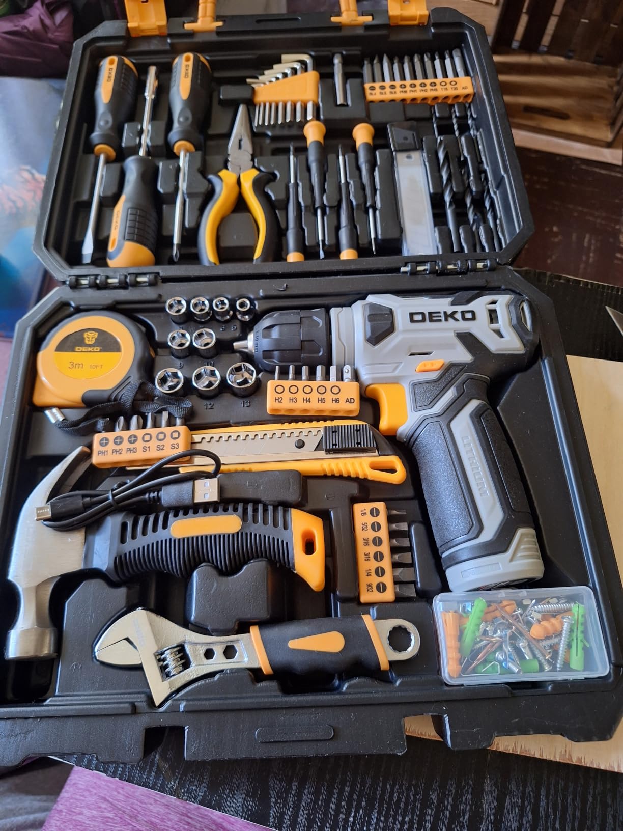 DEKOPRO Tool Set：Tool Kit with 8V Cordless Drill,Tool Box with Drill,Hand Drill Set for Men & Women,Home Tool Kits for House Repair,Handyman,DIY 126 Piece customer photo 2