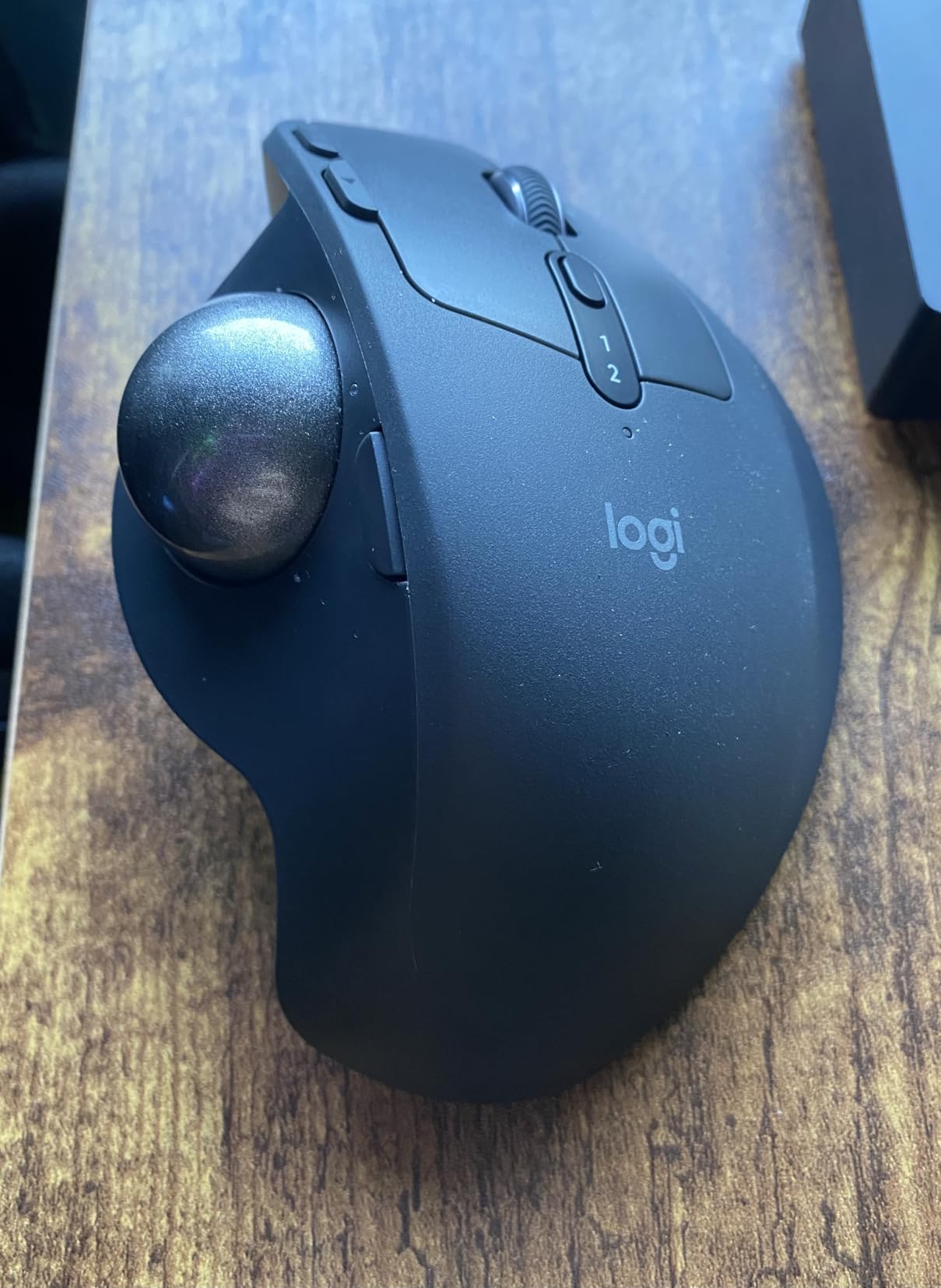 Logitech MX Ergo S Advanced Wireless Trackball Mouse USB C - Graphite customer photo 1
