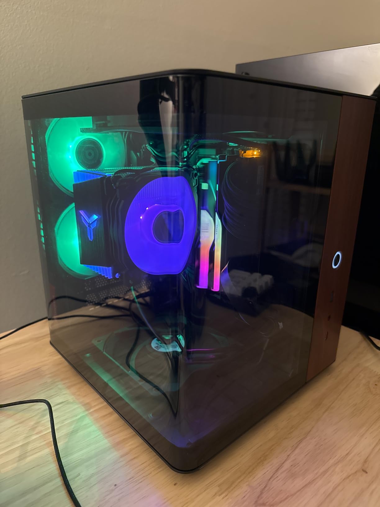 JONSBO TK-0 Black ITX Mini Tower PC Case, Hyperboloid Glass Desktop Design,Separated Cabinet Structure, Al Alloy Shell DTX/ITX Walnut Wood Computer Case, Sff Case,Black customer photo 2