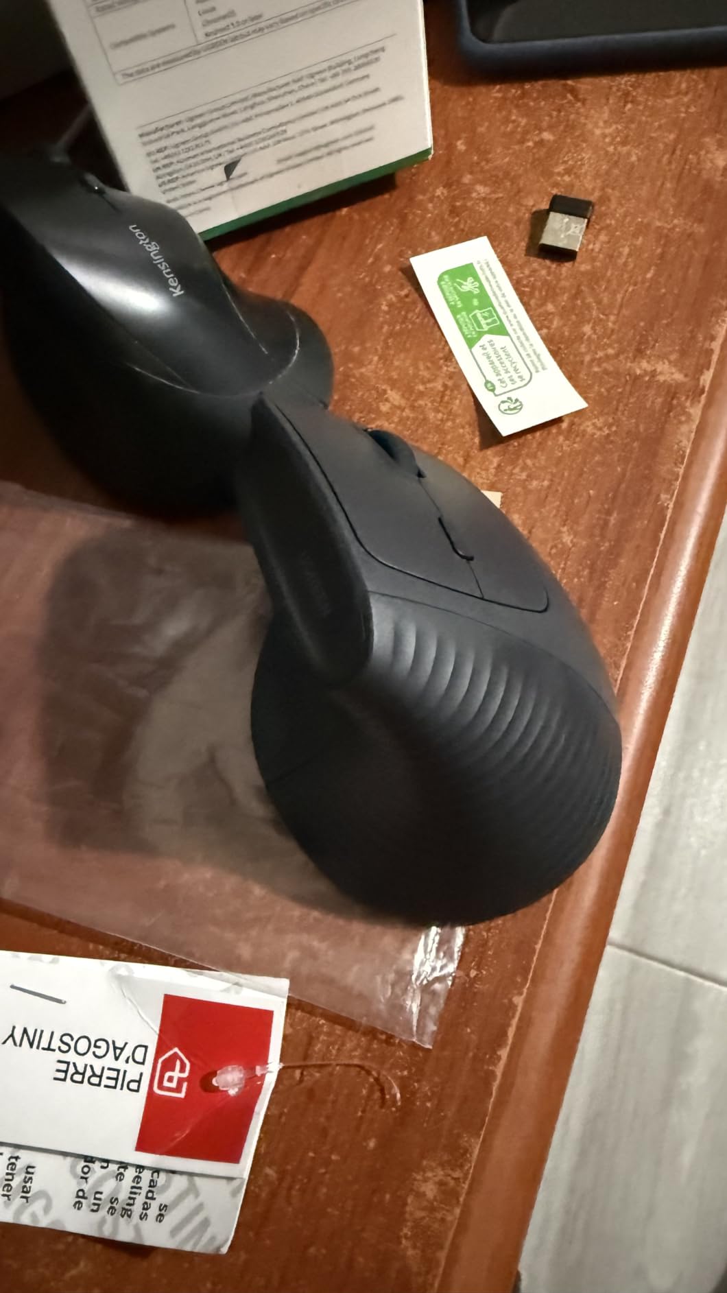 UGREEN Ergonomic Wireless Mouse, Bluetooth & 2.4G Wireless, Quiet Clicks customer photo 1