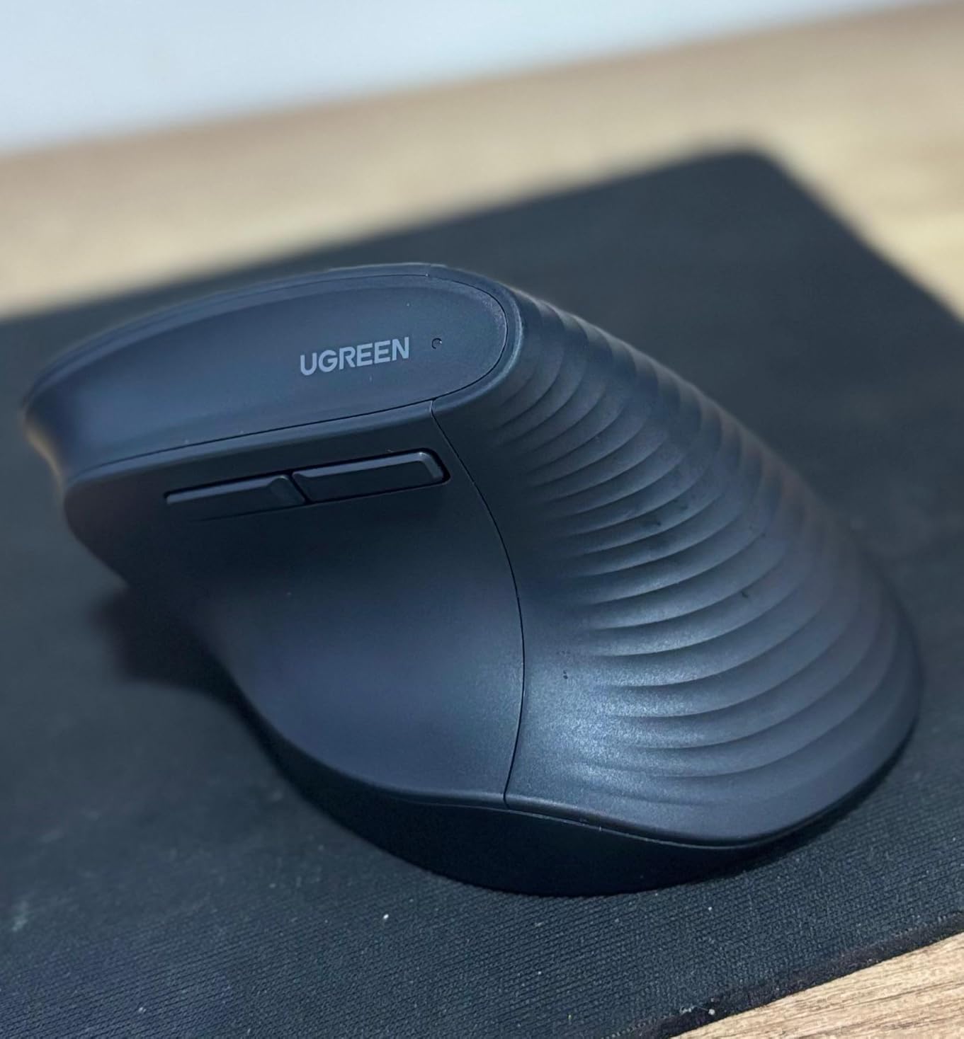 UGREEN Ergonomic Wireless Mouse, Bluetooth & 2.4G Wireless, Quiet Clicks customer photo 2