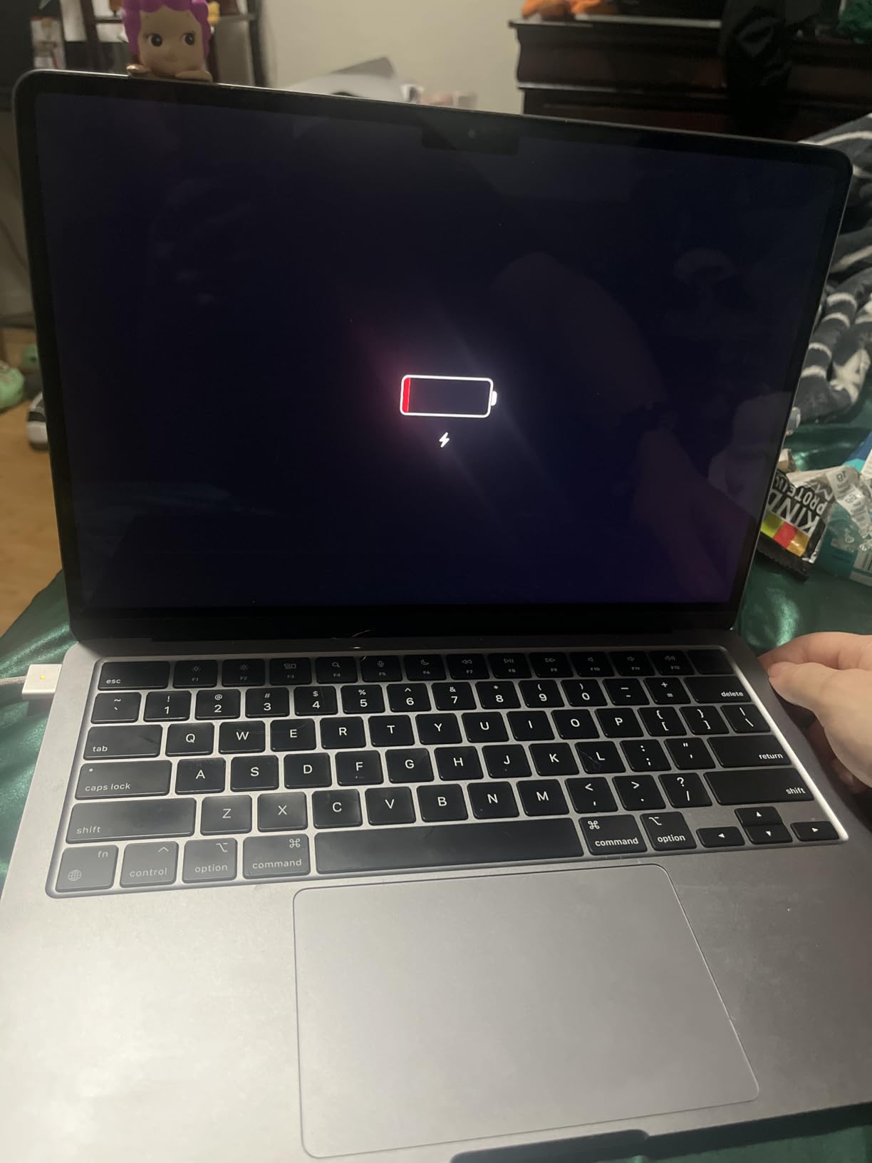 Apple 2024 MacBook Air 13-Inch with Apple M3 chip 8-core CPU / 10-core GPU, 16GB RAM, 256GB SSD, Space Gray (Renewed) customer photo 1