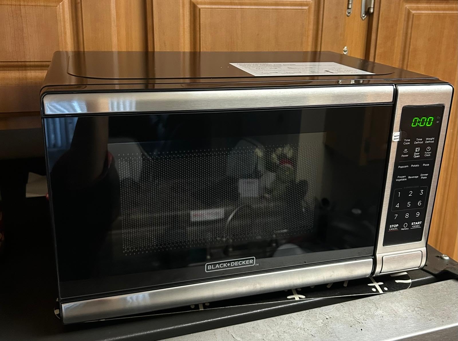 BLACK+DECKER 5-in-1 Microwave Oven Air Fryer Combo, 0.9 Cu.Ft, 900W customer photo 1