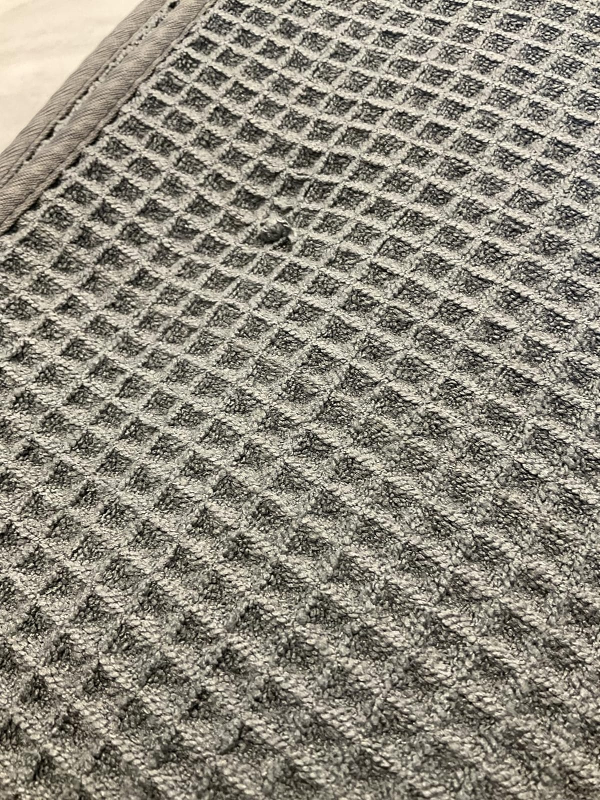 POLYTE 430 GSM Poly Blend Microfiber Quick Dry Waffle Bath Towel, 30x60 in customer photo 1