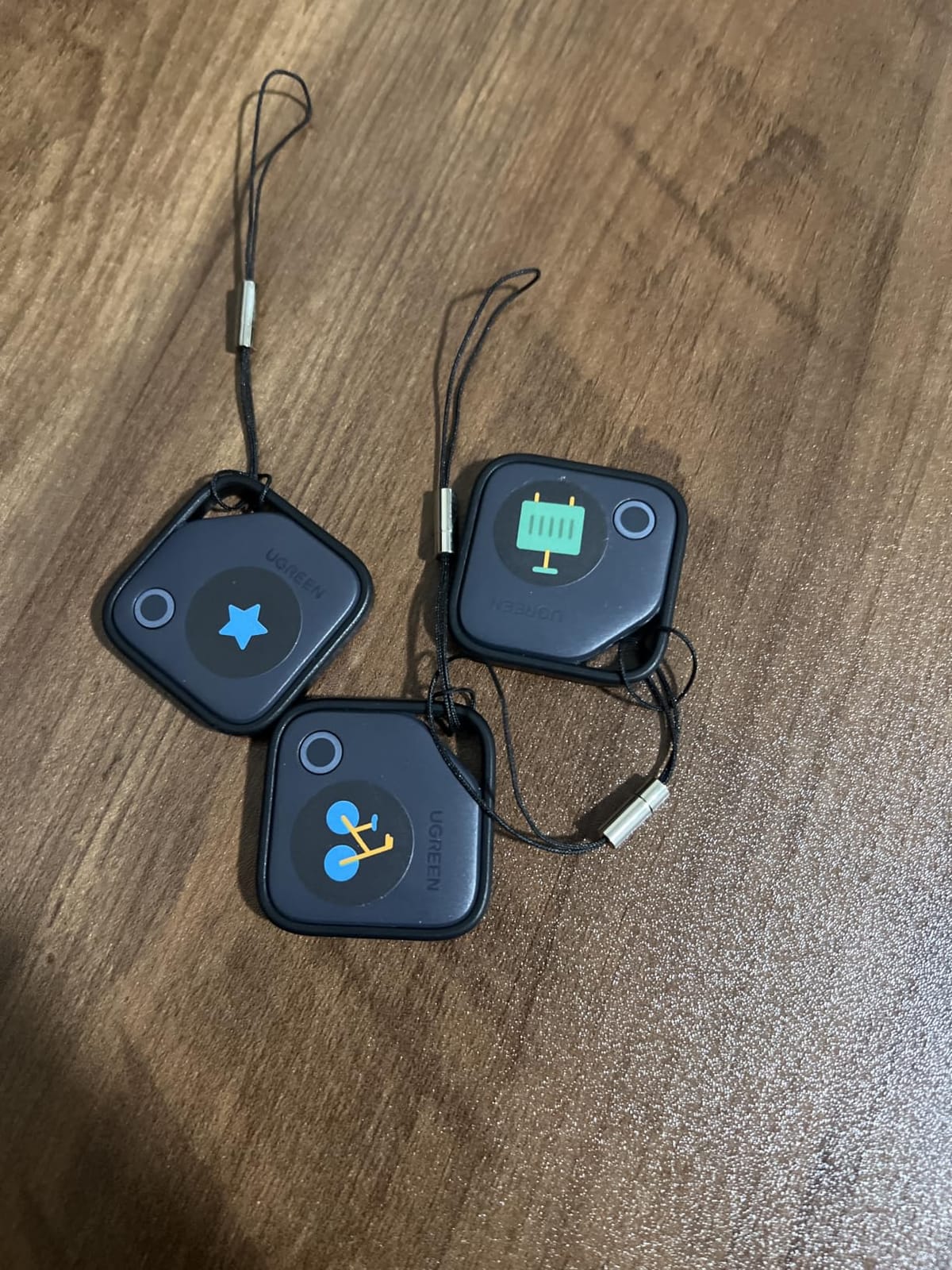 UGREEN FineTrack Air Tracker Tags (iOS Only) 4 Pack Key Finder customer photo 2
