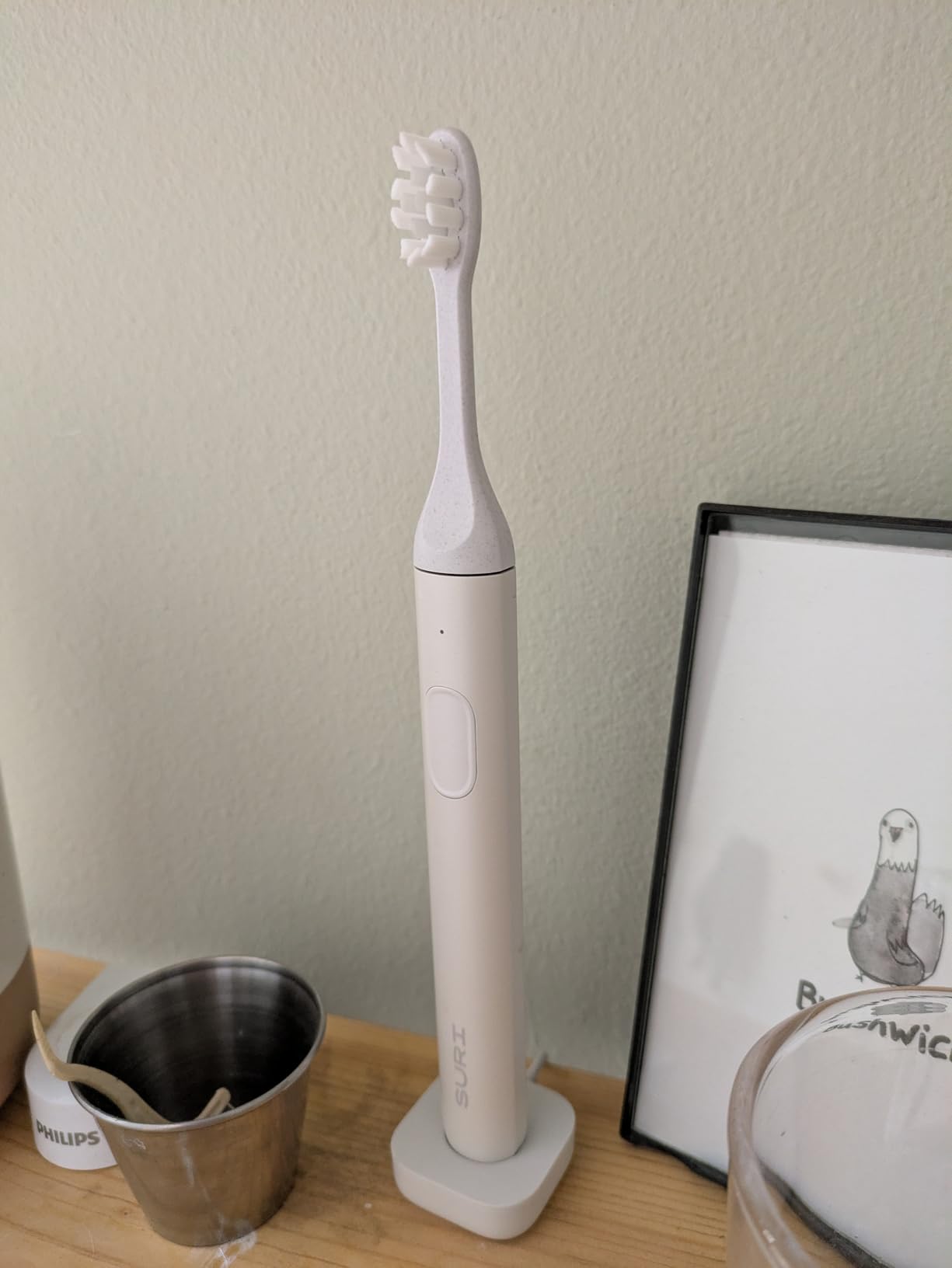SURI Pro Sonic Electric Toothbrush | Over 4+ Weeks Battery | Pressure Sensor | Aluminium Body | 2-Minute Timer | Plant-Based Head | Black customer photo 2