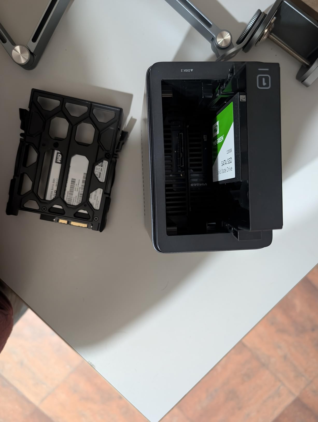 UGREEN NAS DH2300 2-Bay for Beginners & Personal Users, Phone Backup customer photo 1