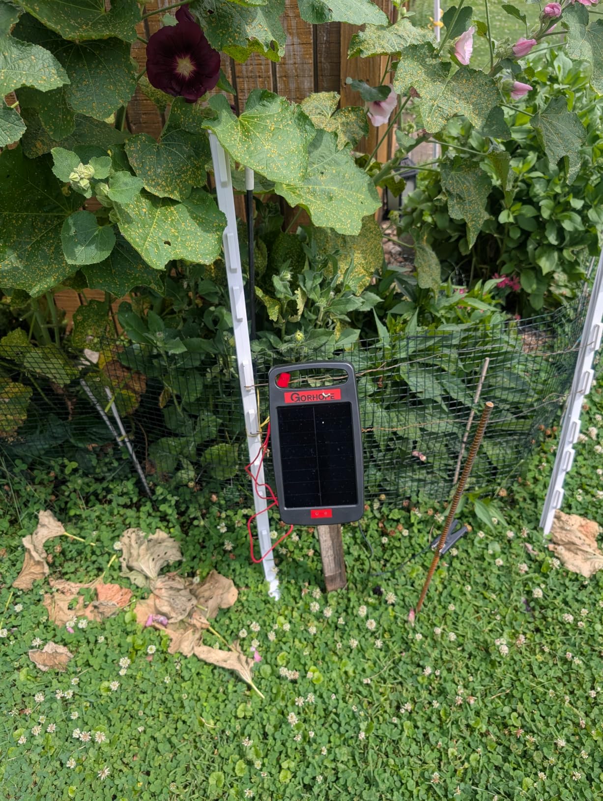 20 Miles Solar Electric Fence Charger with Short Circuit Alarm,0.32JPowered customer photo 1
