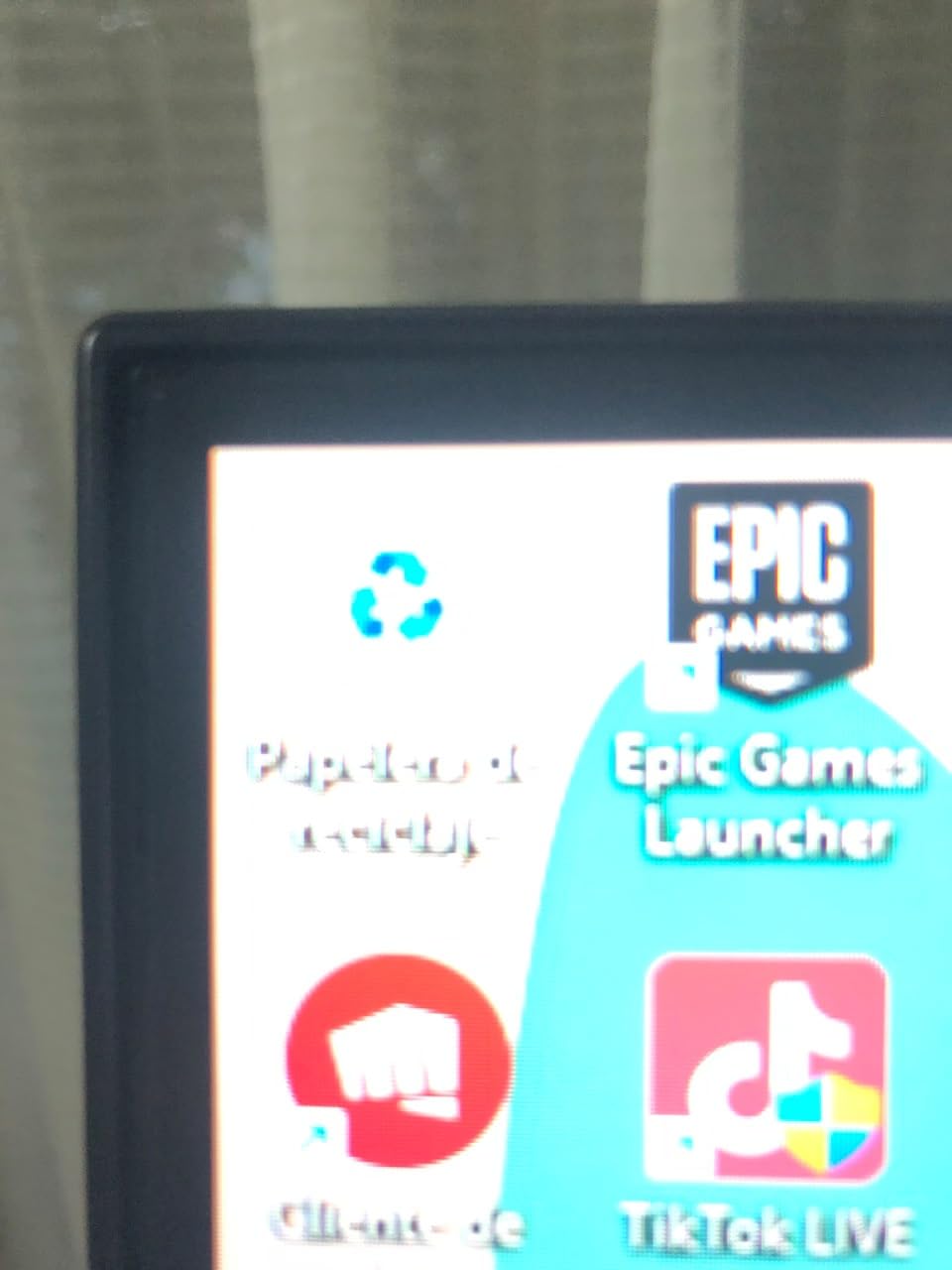 Sceptre New 22-Inch Gaming Monitor, FHD 1080p, Up to 144Hz, HDMI, DisplayPort, Built-in Speakers, Machine Black (E225W-FW144 Series, 2026) customer photo 1