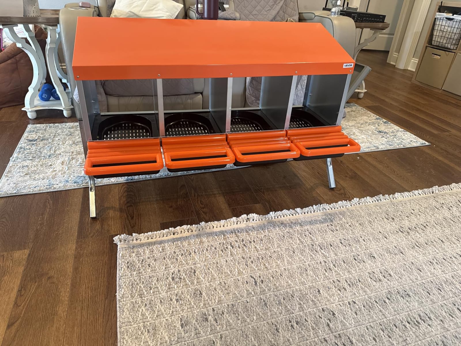 VEVOR Chicken Nesting Boxes, 10 Compartments, with Support Legs, Easy Egg Collection, Galvanized Steel and High-Strength Plastic, Roll Away Nesting Boxes for Chickens and Hens Laying Eggs, Orange customer photo 1