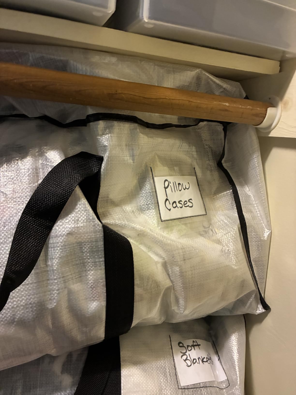 HOMESURE Supports 200lbs Heavy Duty Moving Bags - Strong Zipper & Wrap-Around Handles - Water-Resistant Storage Totes, Durable Alternative to Moving Boxes - 8 Pack - Semi-Transparent customer photo 2