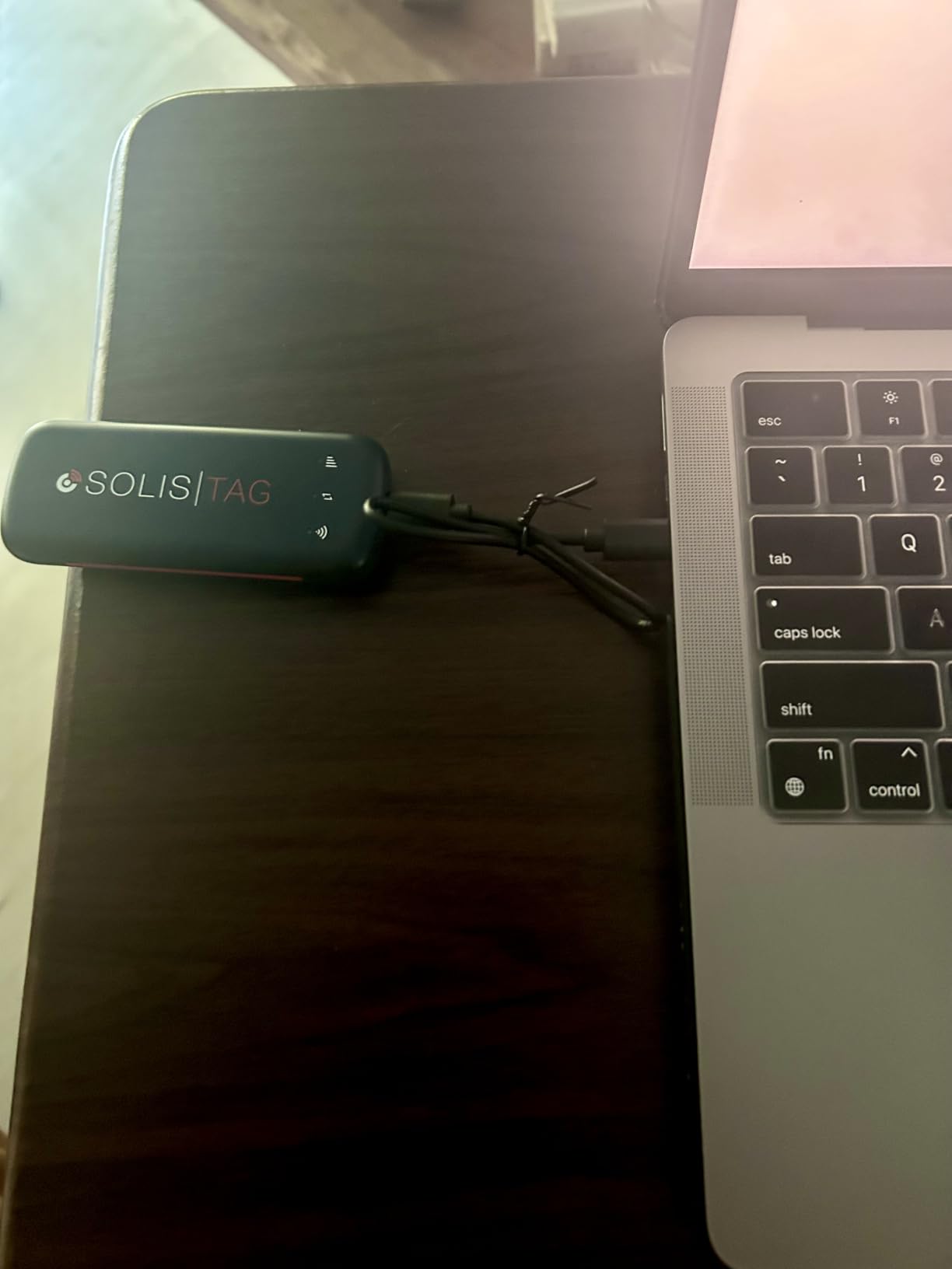 Solis Tag, USB-C Mobile WiFi Hotspot with 1GB/Monthly + 30GB Global Data customer photo 2