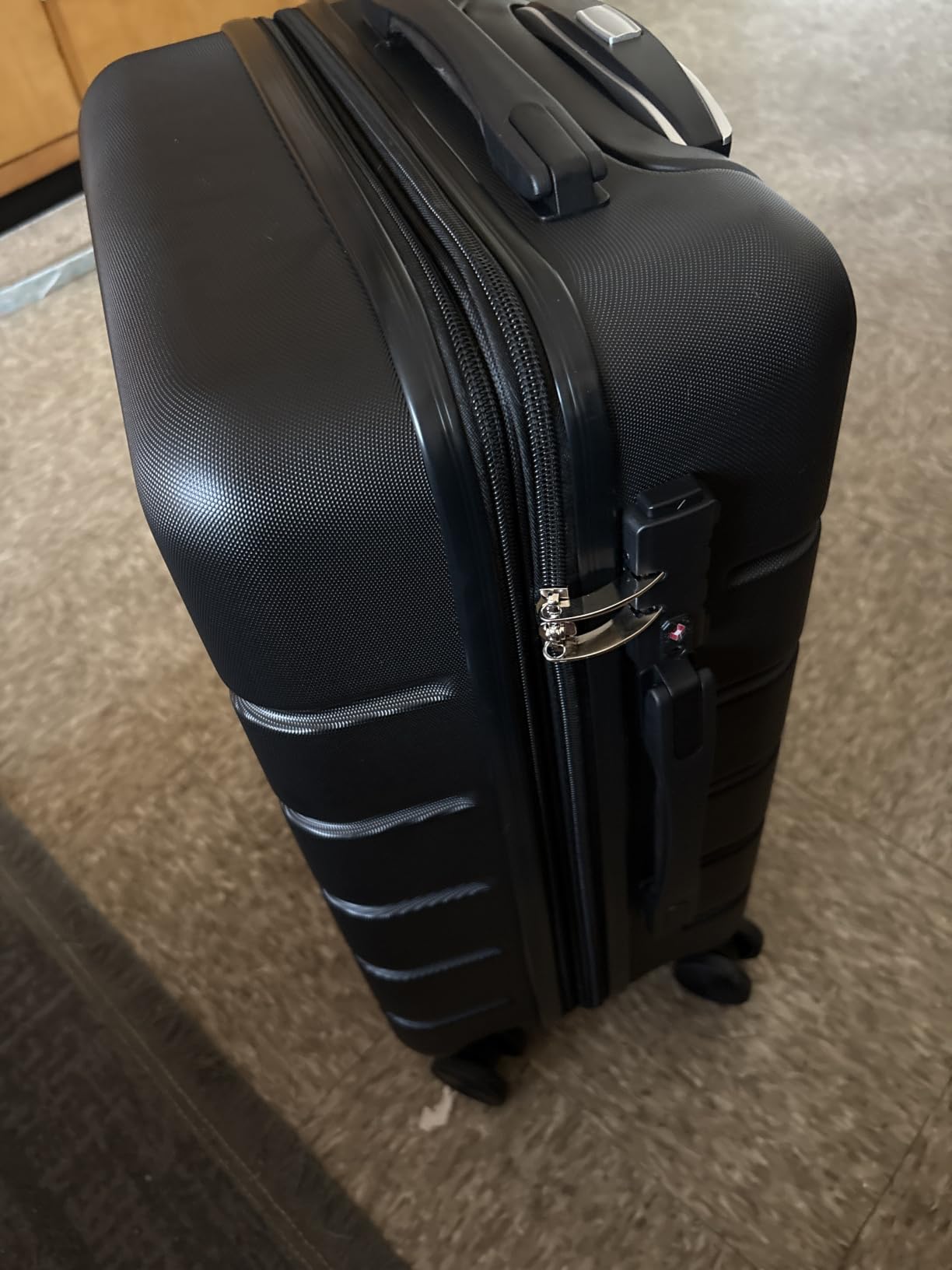 Sweetcrispy 28 Inch Checked Luggage, Suitcase with Spinner Wheels customer photo 1