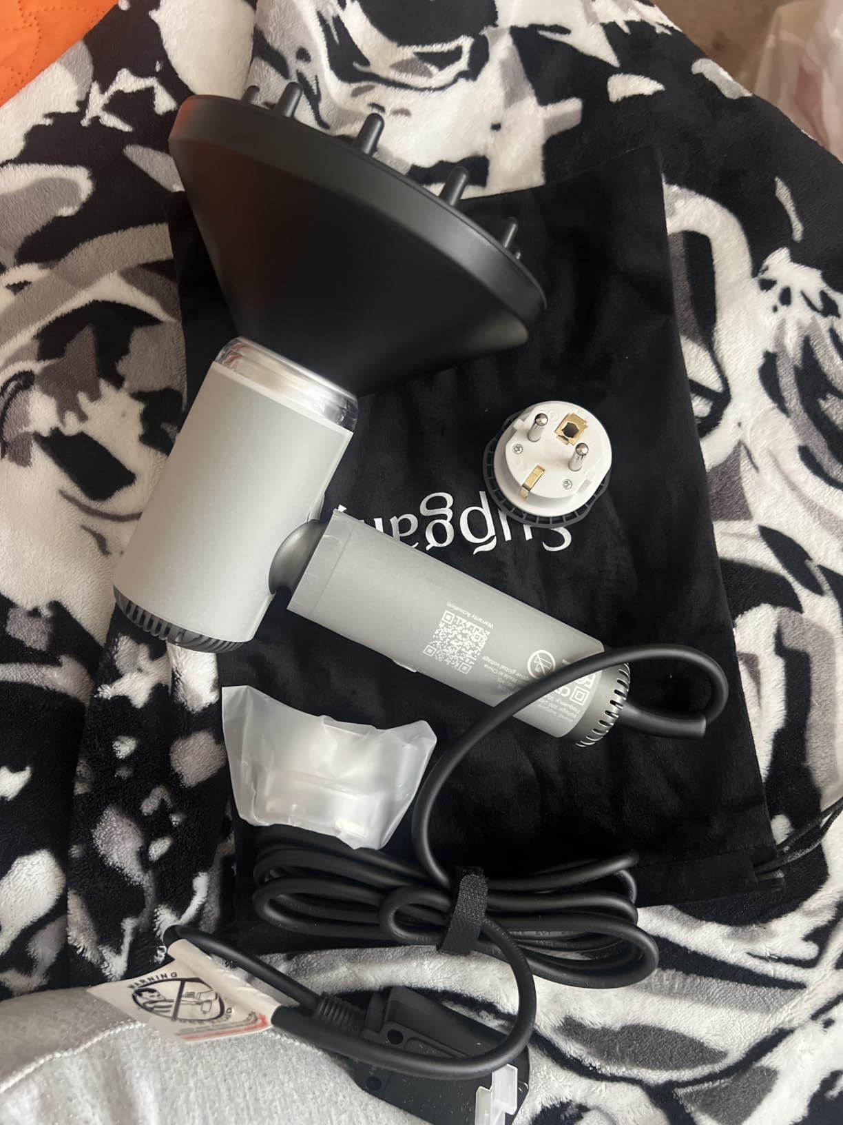 Dual Voltage Travel Hair Dryer, High-Speed Ionic Blow Dryer customer photo 2