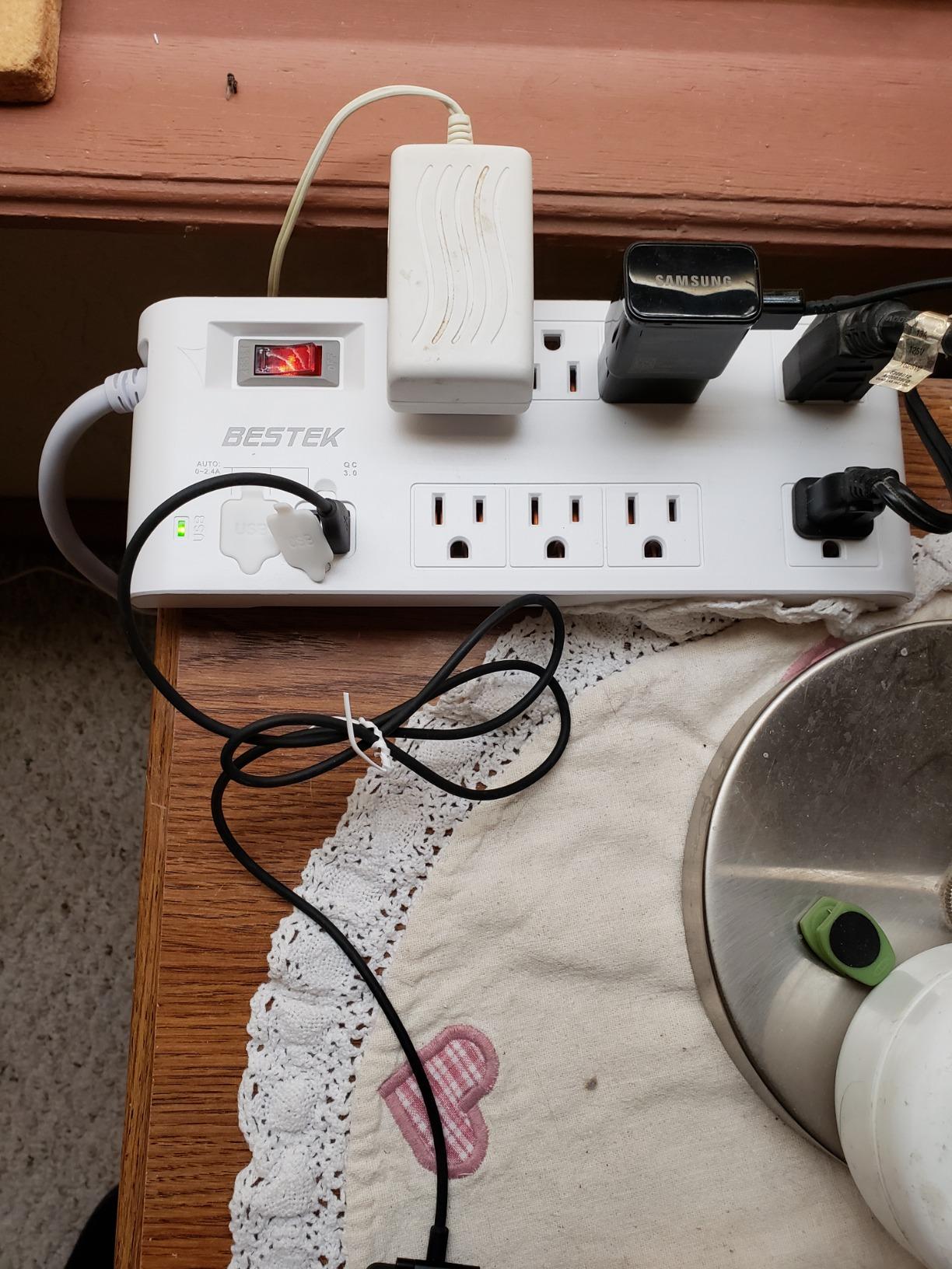 BESTEK 220V to 110V Converter 2000W Voltage Converter US to Europe customer photo 2