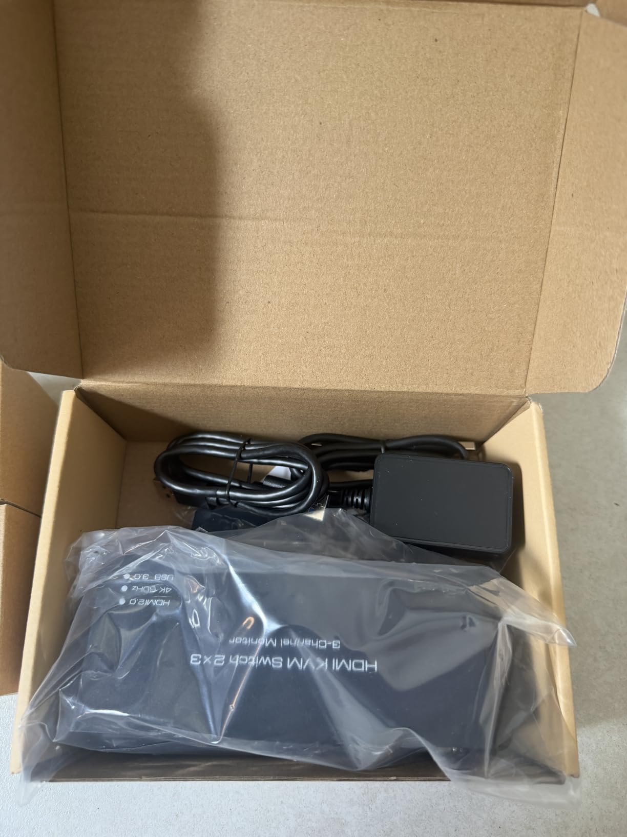 4K@120Hz KVM Switch 2 Monitors 2 Computers 8K@60Hz HDMI KVM Switch Share Dual Monitor and 4 USB Devices Support Extended/Copy Mode with USB 3.0 Cables and Extended Controller customer photo 2